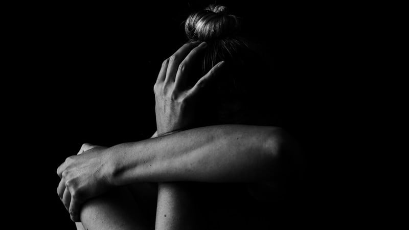 Medida busca resposta mais rígida a crimes violentos e reacende discussão sobre ressocialização.