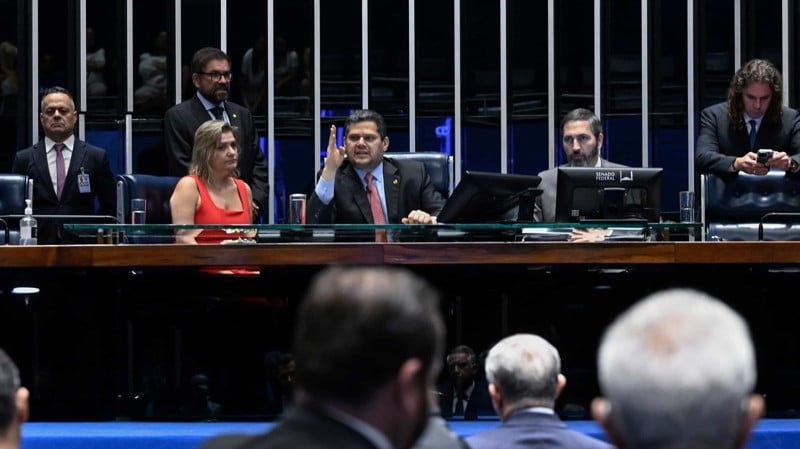 Sessão é marcada três meses após veto integral à proposta.