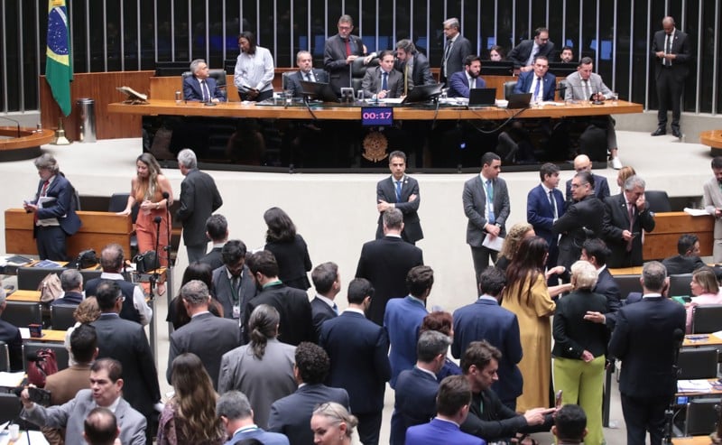 Hugo Motta quer acelerar votação da regulamentação dos aplicativos e da proposta que põe fim à escala 6x1.