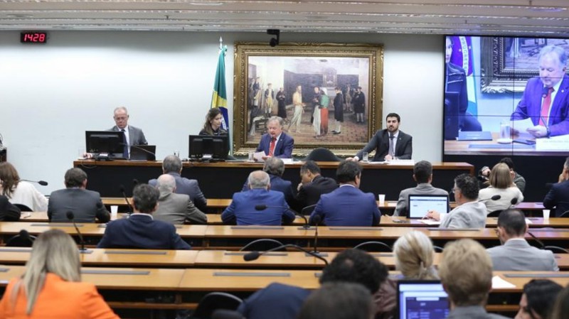 Disputa por vaga ao TCU conta com sete candidatos.