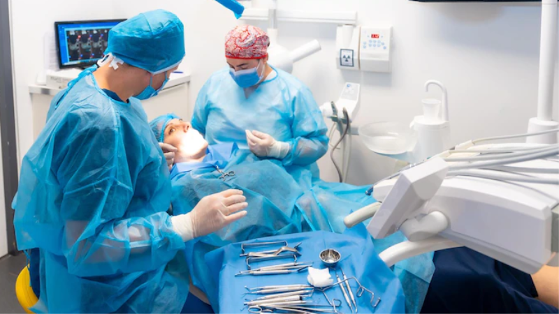 A aprovação do projeto ocorre em meio à pressão de categorias da saúde por valorização profissional e recomposição salarial.