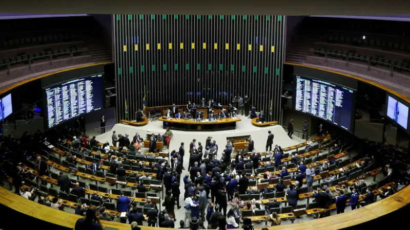 Proposta busca ampliar planejamento urbano e reduzir desigualdades no acesso a transporte entre municípios.