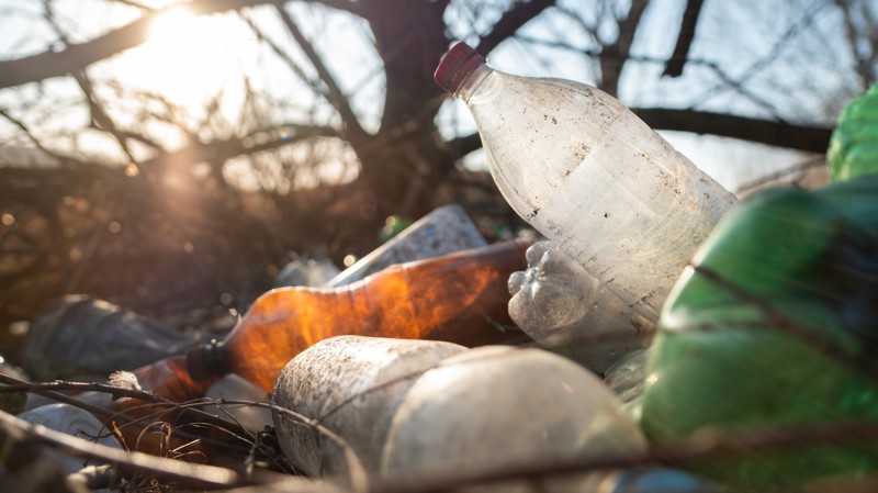 Na prática, países desenvolvidos transferem resíduos perigosos para nações mais vulneráveis.