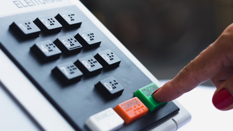 Troca de partidos redesenha alianças e consolida blocos decisivos para o resultado eleitoral.