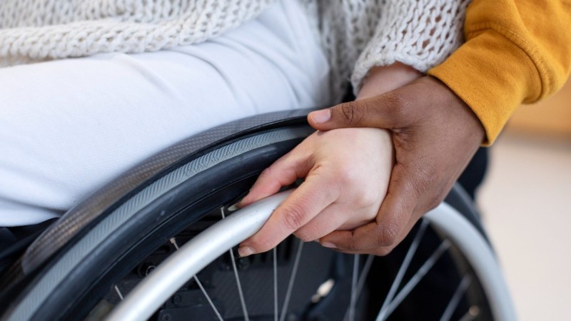 Proposta busca garantir na CLT o direito à redução de jornada para trabalhadoras responsáveis por pessoas com deficiência.