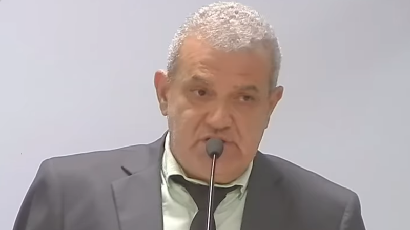 Vereador foi afastado sob suspeita de violência doméstica.