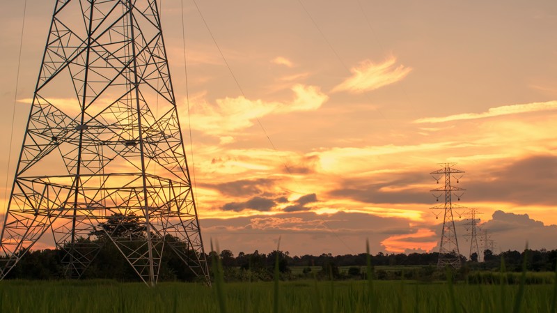 Nova legislação busca reduzir atrasos e dar previsibilidade a projetos de energia.