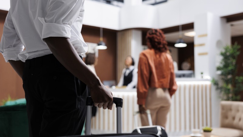 Nova ficha digital de hóspedes permite check-in mais rápido e substitui formulários em papel em hotéis e pousadas de todo o país.