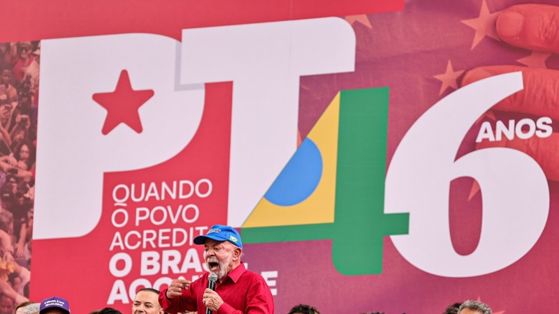 Gestão do PT volta ao centro das críticas.