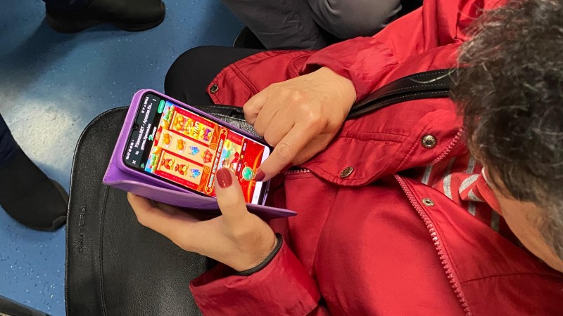 Ministério alega que as plataformas oferecem diversas opções de aplicativos de apostas ilegais.