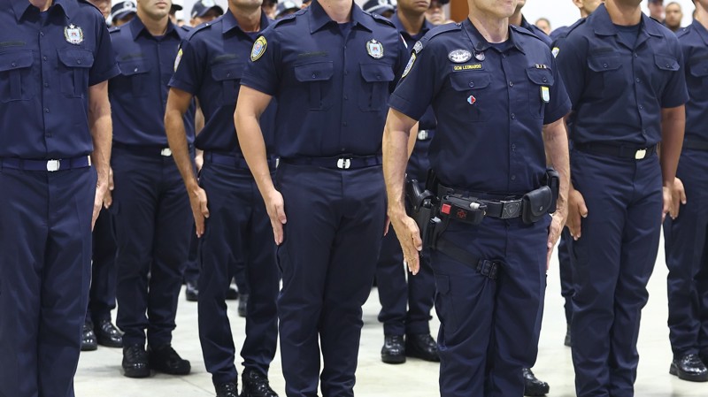 Corte preserva nomenclatura constitucional sem restringir atuação operacional das corporações.