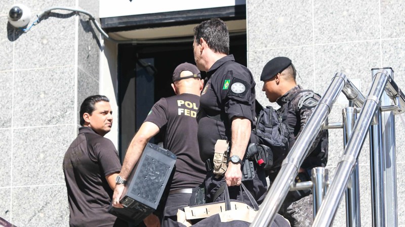 Ministro determinou extensão de habeas corpus a investigados em situação semelhante à de Diogo Almeida. 