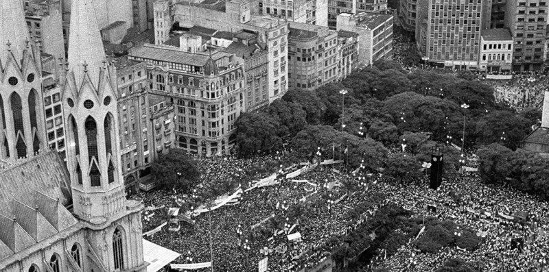 Comício na Praça da Sé, em 25 de janeiro de 1984, marcou a formação de uma frente ampla pela realização das eleições diretas.