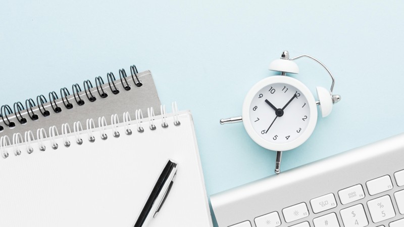 Texto enviado pelo governo prevê redução da carga semanal e pressiona parlamentares antes do prazo legal.