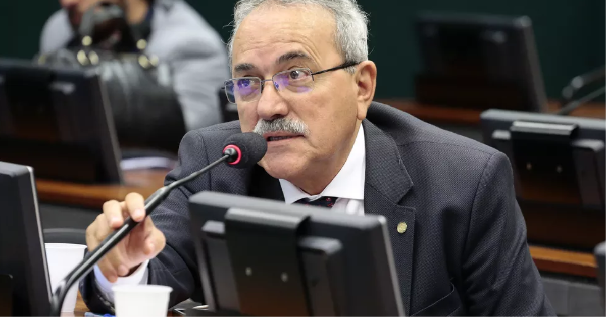 Ex-deputado Átila Lira em contexto de repercussão política