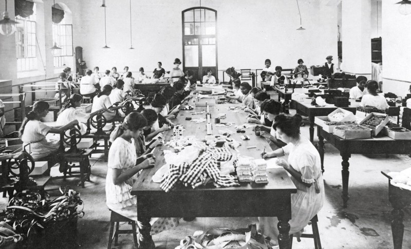 Tecelãs da Indústria Matarazzo, em São Paulo, em 1925.