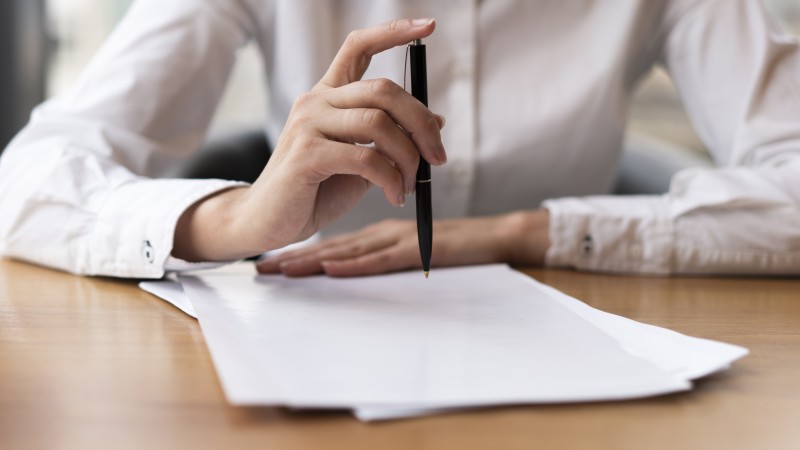 Proposta de sustar contratos ignora déficit de potência e eleva risco ao sistema.