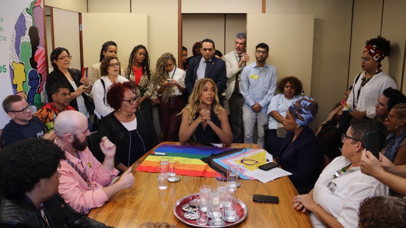 Proposta foi enviada às deputadas pelo Conselho Nacional LGBTQIA+, vinculado ao governo.