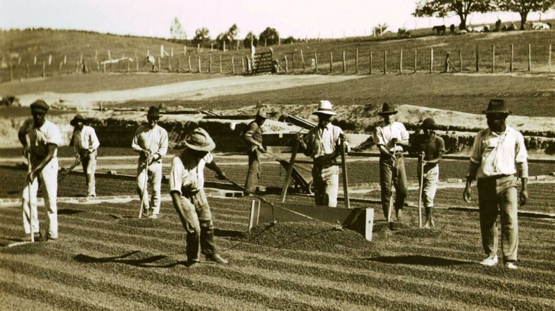 País demorou a proteger direitos de trabalhadores rurais, mesmo com a maioria de sua população morando no campo.