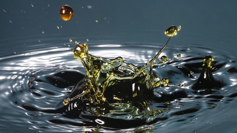 Decisão enfraquece o cartel em meio à guerra e reposiciona o mercado global de petróleo.