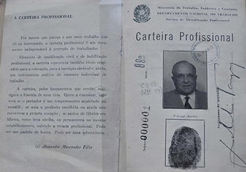 Primeira carteira profissional foi expedida em nome de Getúlio Vargas durante o Estado Novo.