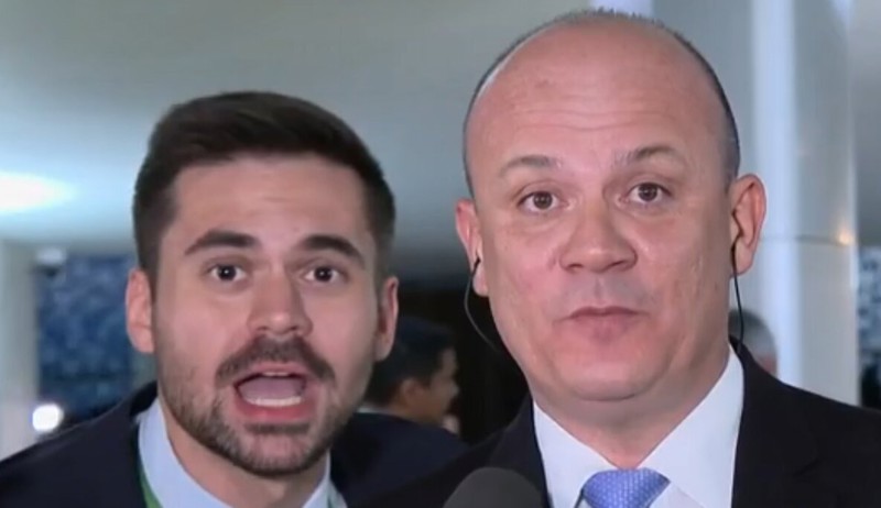 Bernardo Moreira foi levado à delegacia após proferir ofensas em transmissão ao vivo. 