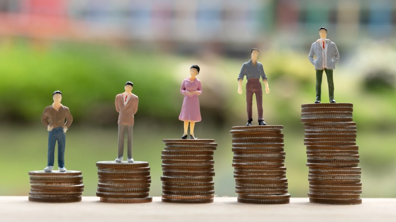O crescimento de mulheres, negros e periféricos no poder intensifica a disputa e expõe quem depende da exclusão para se manter no topo.