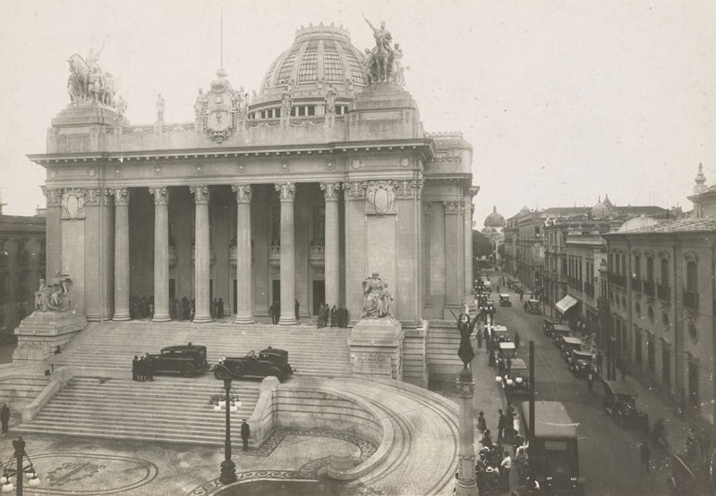 Palácio Tiradentes: sede da Câmara entre 1926 e 1960. Atualmente abriga a Assembleia Legislativa do Rio de Janeiro.