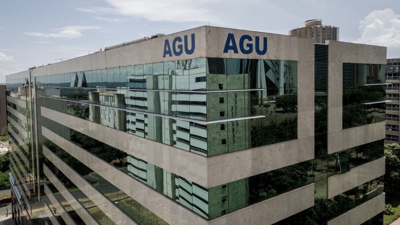 A proposta confere autonomia orçamentária à AGU e às procuradorias estaduais. 