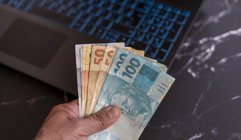 A orientação é procurar apenas os canais oficiais do banco ou da instituição financeira responsável pela dívida: aplicativo, site, central de atendimento ou agência.
