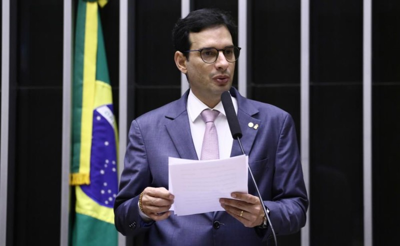 Deputado Leo Prates, relator do projeto que estabelece novas regras para o exercício da profissão de detetive particular.