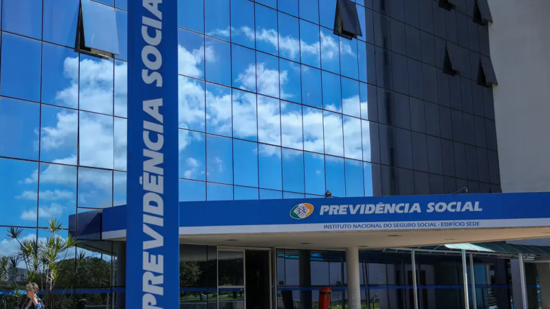 Perfil “Dr. Perito do INSS”, com quase 300 mil seguidores, foi derrubado após notificação da AGU.