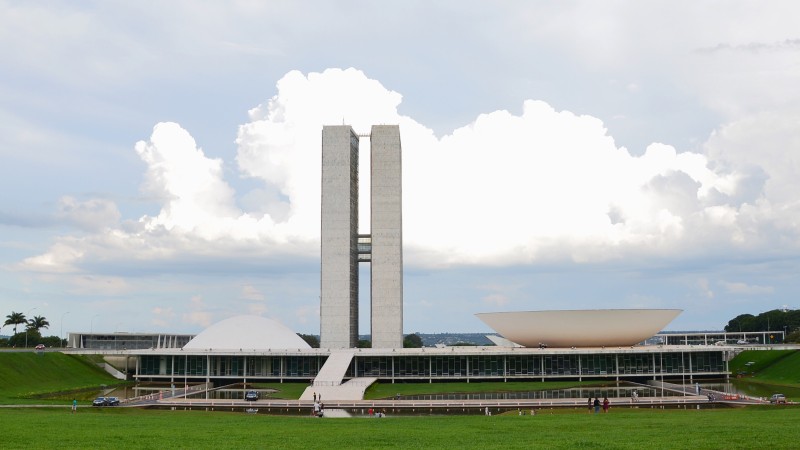 O sistema político evoluiu para um Congresso forte, pulverizado e pouco responsabilizado pelas consequências das próprias decisões.