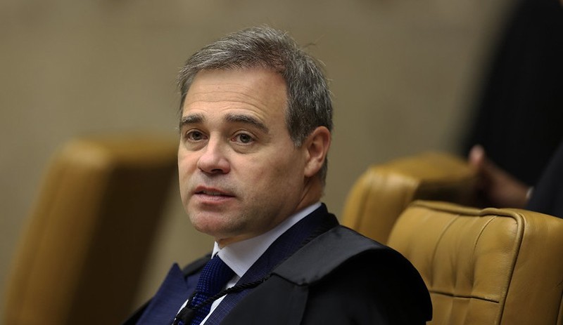 André Mendonça rebate reportagens que informam que ele recusou delação de Vorcaro à PF e à PGR.