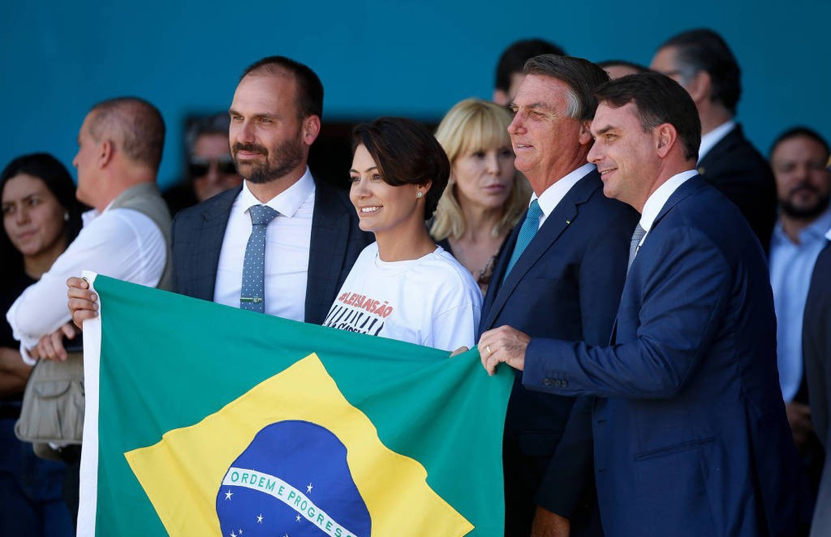 Após áudio, Flávio diz que Bolsonaro descartou trocá-lo por Michelle