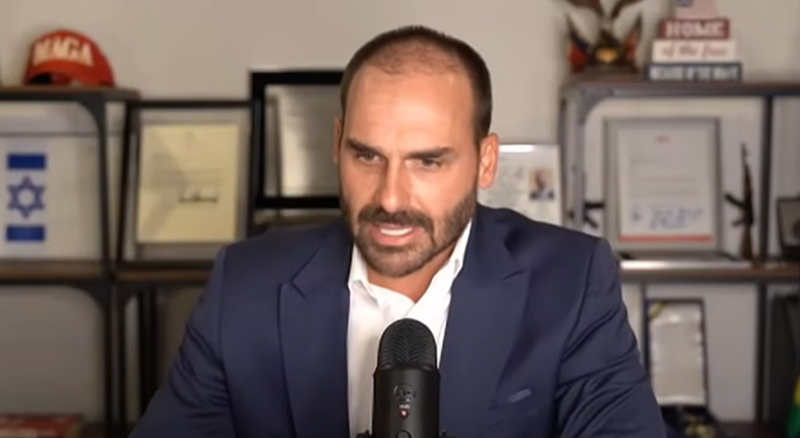 Eduardo Bolsonaro teve o mandato cassado em dezembro por excesso de faltas.