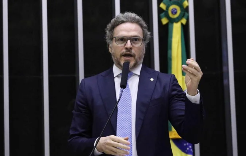 Fred Costa defendeu que o projeto traz mais estabilidade jurídica para clubes que aderiram ao modelo de SAF.
