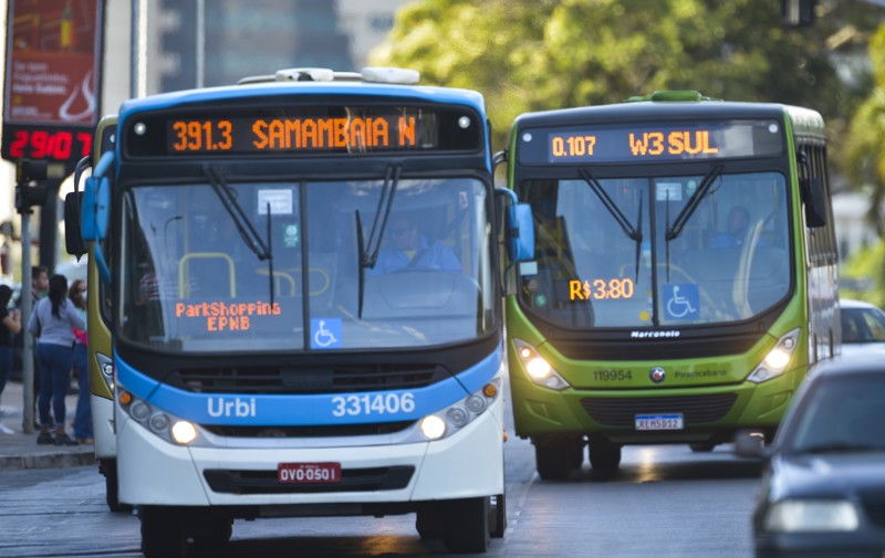 Projeto prevê isenção de pedágio para ônibus do transporte coletivo.