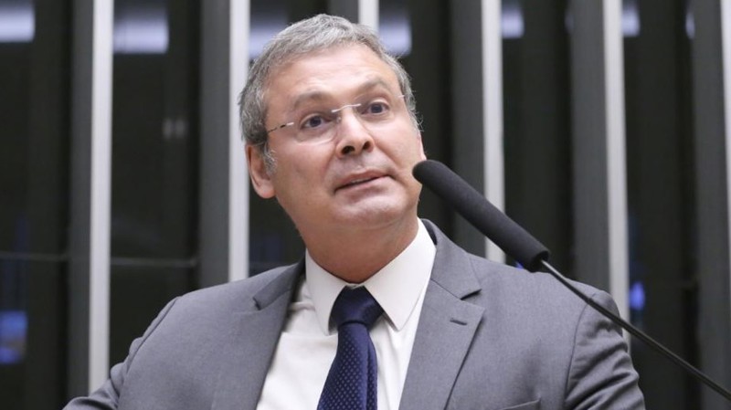 Pressão por criação de CPI ou CPMI do Master ganhou força após vazamento de conversas de Flávio Bolsonaro com Vorcaro.