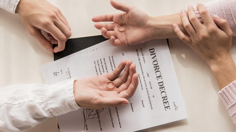 Texto aprovado prevê que vítima poderá solicitar separação sem consentimento do agressor.