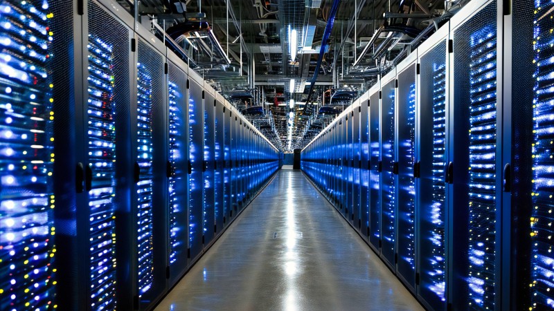 O controle da infraestrutura, dos dados e da inteligência continua concentrado nas Big Techs, mesmo quando os servidores estão em território nacional.