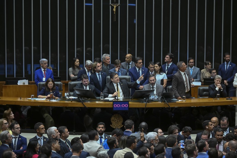 Senado sustenta que suspensão da lei prejudica aplicação da norma penal mais benéfica.