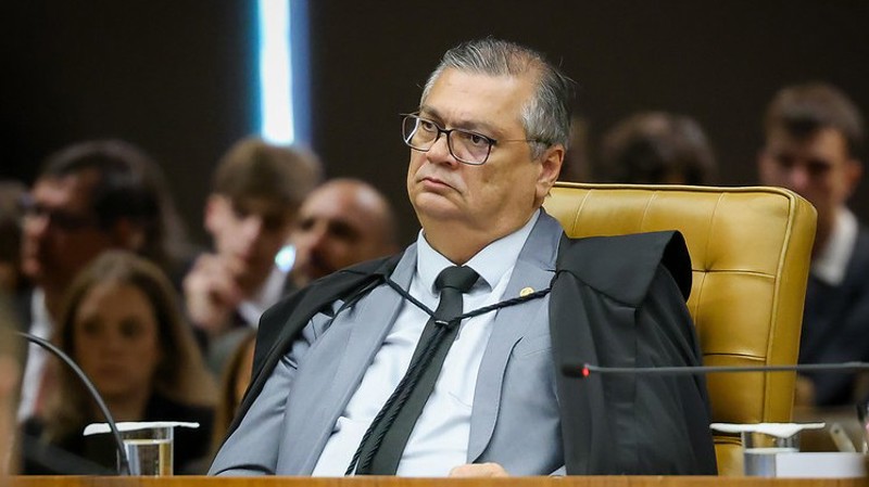 Dino é relator de investigação sobre envio de emendas para produtora do filme de Bolsonaro. 