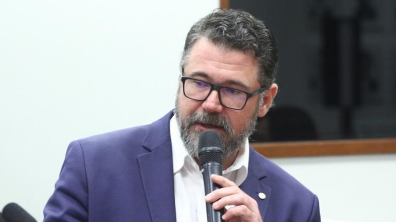 Proposta prevê aumento das férias para 60 dias e escala de trabalho 5x2. 