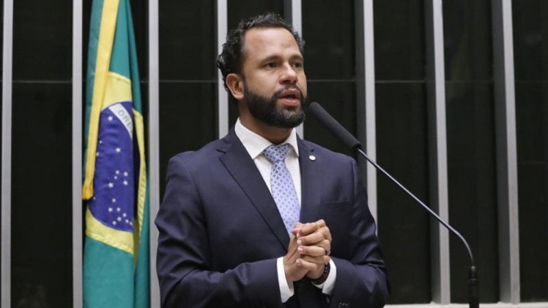 Proposta prevê adoção de medidas para combater o racismo científico.