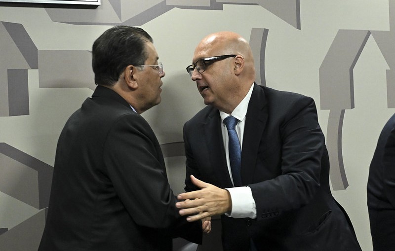 Indicação de Otto Lobo, à direita, foi relatada pelo senador Eduardo Braga na CAE.