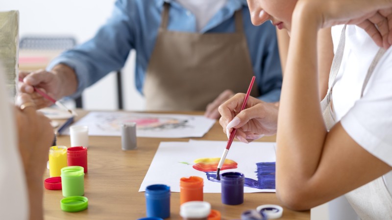 Proposta regulamenta a profissão de arteterapeuta.