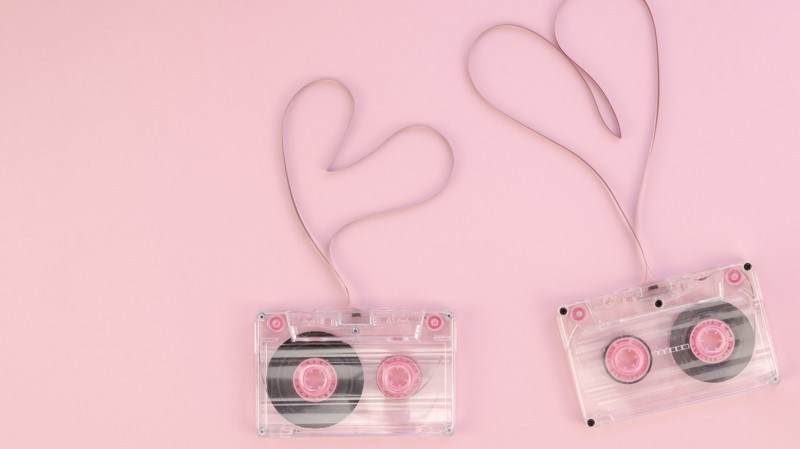 Expansão global do K-pop reacende no Brasil a discussão sobre regulação do streaming, cotas e fortalecimento da produção nacional.