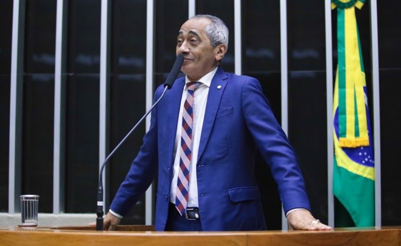 Raimundo Santos afirma que proposta busca assegurar liberdade religiosa no ambiente acadêmico.
