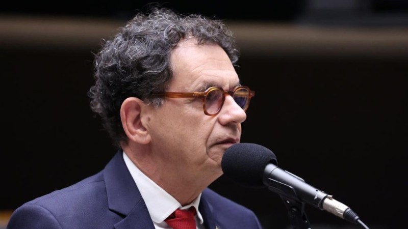 Deputado propõe mecanismos de defesa para vítimas de abuso no trabalho.